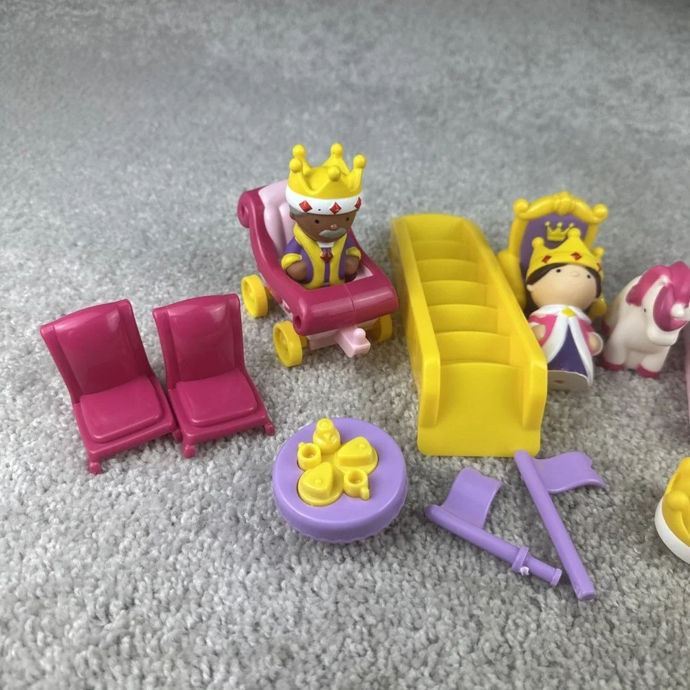 Playgo Royal Castle Set 15 pcs King Queen Princess‎ Horse Furniture Replacements